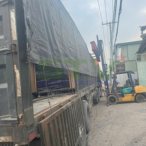 Hình ảnh đóng hàng và vận chuyển Sáng Tạo Việt